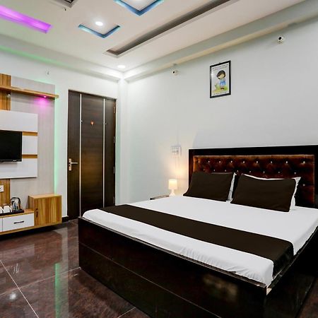 Hotel O Grand Epic Inn โนอิดา ภายนอก รูปภาพ
