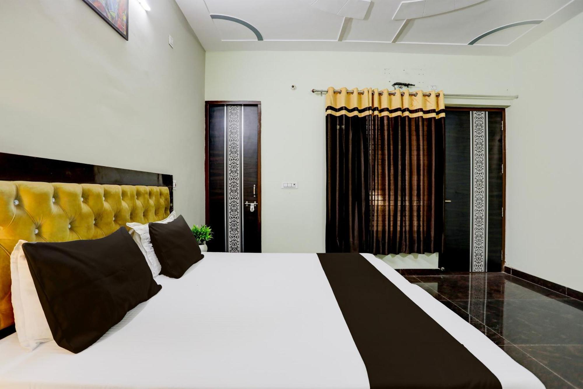 Hotel O Grand Epic Inn โนอิดา ภายนอก รูปภาพ