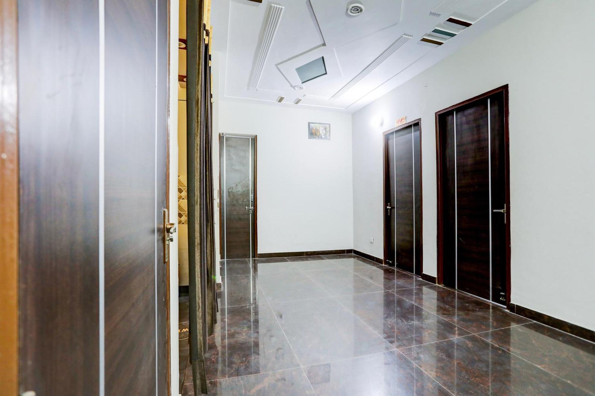 Hotel O Grand Epic Inn โนอิดา ภายนอก รูปภาพ